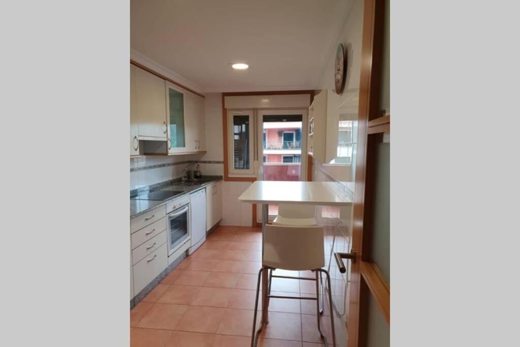Apartamento Con Vistas Al Mar, Piscina Y Parking Lejlighed Sanxenxo Eksteriør billede